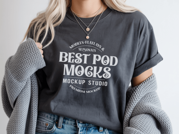 Gildan 5000 T-shirt Model Mockup 7